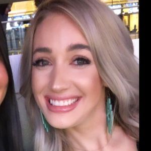 Meet your Posher, Hallie